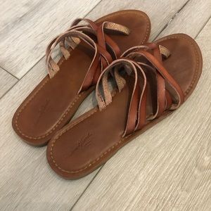 Brown Universal Thread sandals. Size 10. Fits more like a 9.